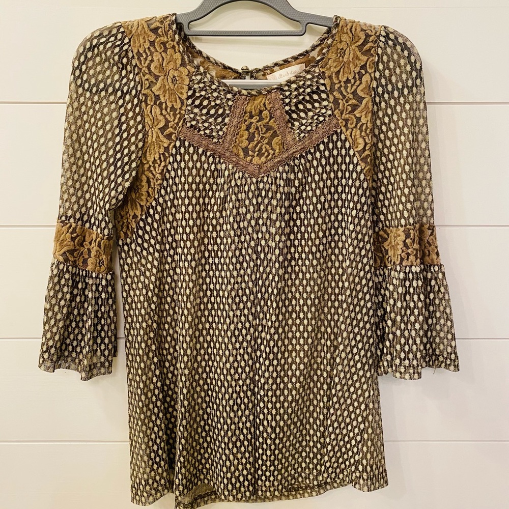 Altar’d State, Size M, neutral sheer lace top